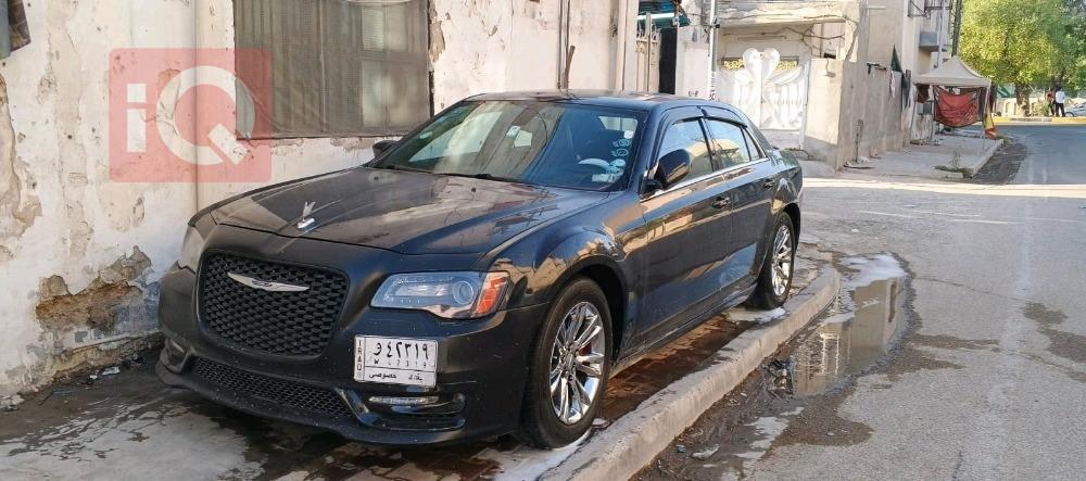 کرایسلەر 300